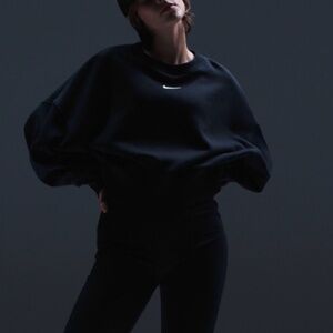 Set of  2 Nike Black Over-Oversized Crew Neck Sweatshirt medium